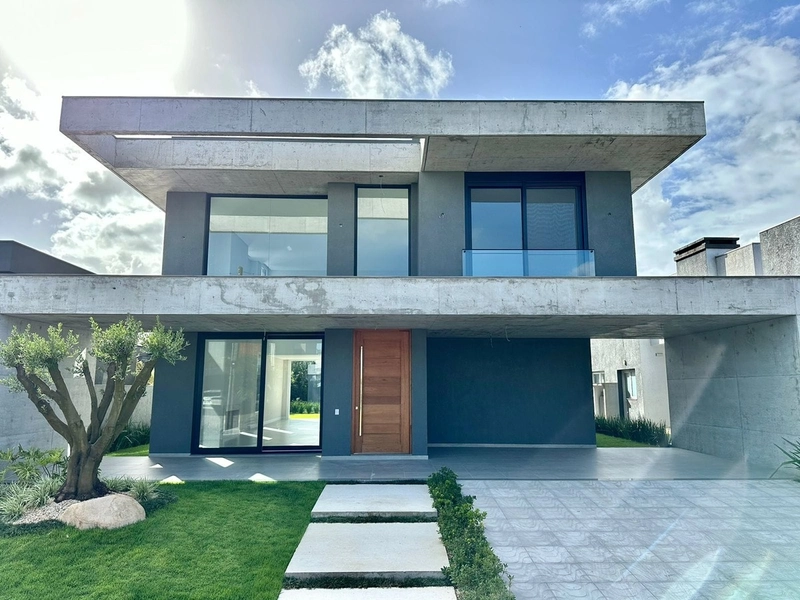 CASA EM CONDOMÍNIO FECHADO