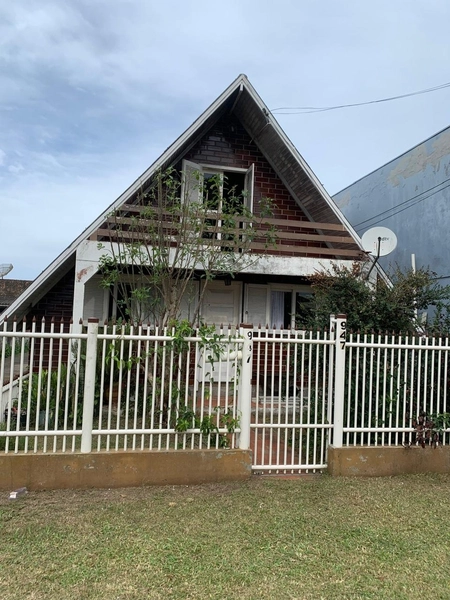 Casa estilo cabana à venda em Capão da Canoa!: 1ª foto da galeria de imagens do imóvel