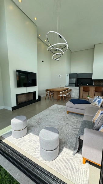 Casa alto padrão em Condomínio Fechado: 2ª foto da galeria de imagens do imóvel