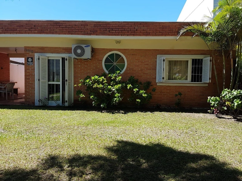 Casa em excelente localização à venda na Zona Nova/Capão da Canoa!: 1ª foto da galeria de imagens do imóvel