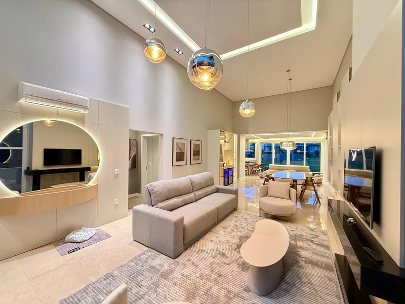 CASA BEIRA LAGO EM CONDOMÍNIO