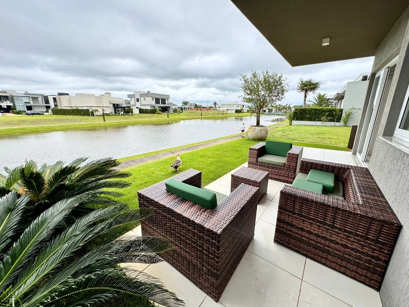 CASA BEIRA LAGO EM CONDOMÍNIO: 26ª foto da galeria de imagens do imóvel