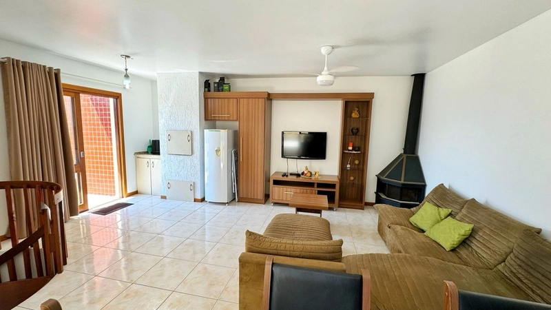 APARTAMENTO 2 DORMITÓRIOS COM SACADA EM CAPÃO DA CANOA: 2ª foto da galeria de imagens do imóvel