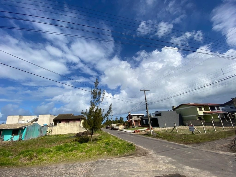 Casa 5 dormitórios em Capão da Canoa: 9ª foto da galeria de imagens do imóvel