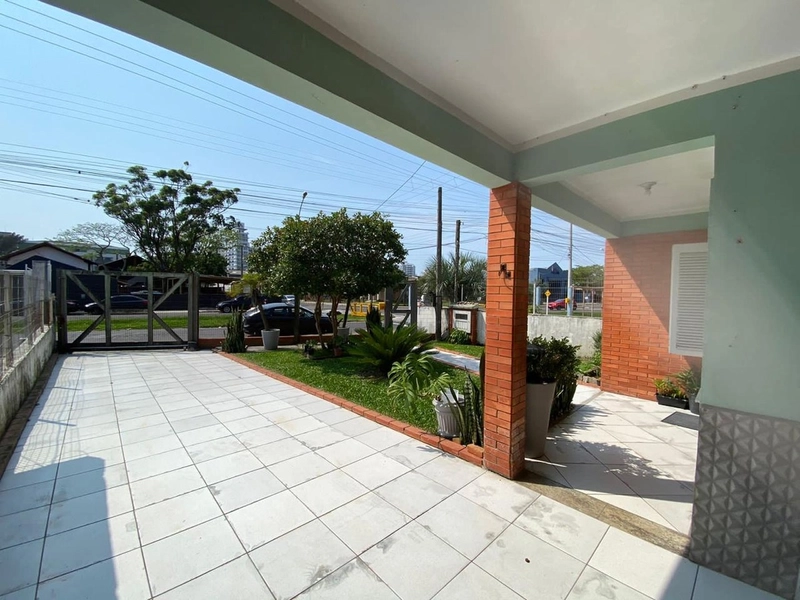 Casa 3 dormitórios em CAPÃO DA CANOA: 3ª foto da galeria de imagens do imóvel