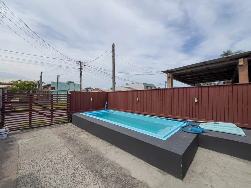 Casa com piscina na praia: 4ª foto da galeria de imagens do imóvel