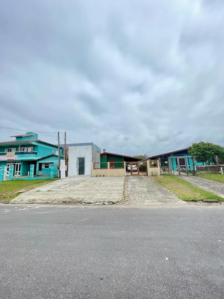 Duas casas terreno de 450m² em Capão da Canoa: 3ª foto da galeria de imagens do imóvel