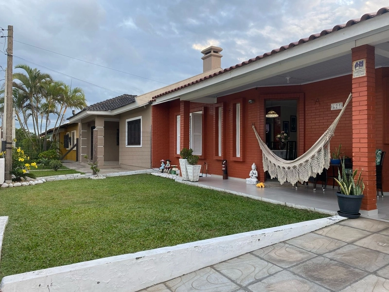 Casa com 3 dormitórios e área de churrasco em bairro de Xangri-lá: 12ª foto da galeria de imagens do imóvel