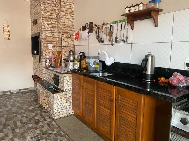 Casa com 3 dormitórios e área de churrasco em bairro de Xangri-lá: 4ª foto da galeria de imagens do imóvel