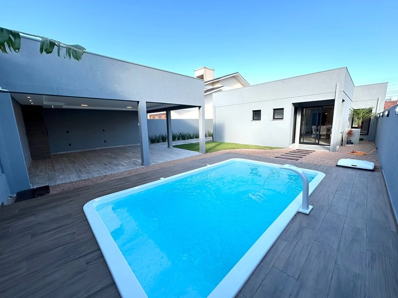 AMPLA CASA COM PISCINA EM XANGRI-LÁ!: 12ª foto da galeria de imagens do imóvel