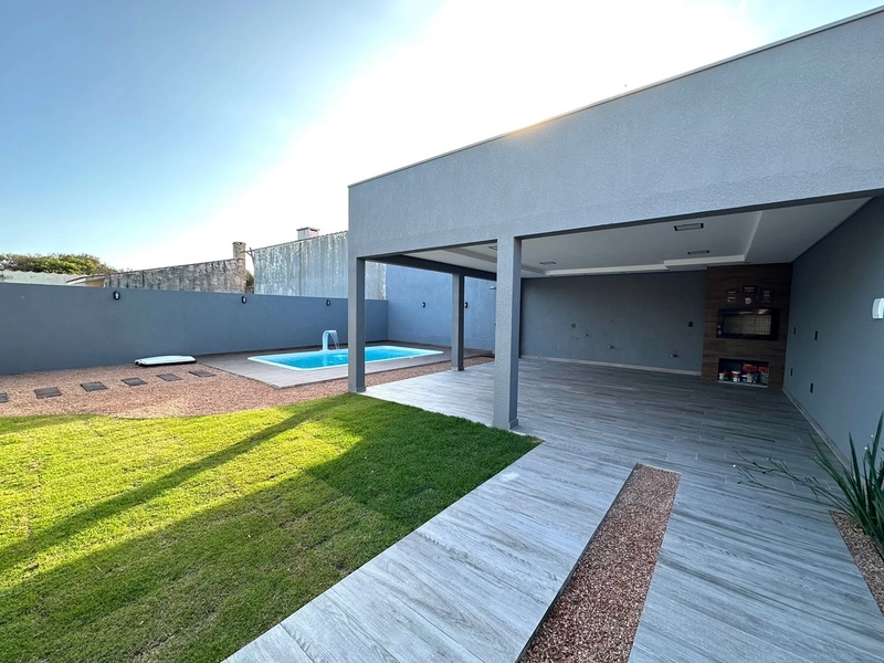 AMPLA CASA COM PISCINA EM XANGRI-LÁ!: 7ª foto da galeria de imagens do imóvel
