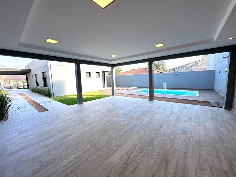 AMPLA CASA COM PISCINA EM XANGRI-LÁ!: 10ª foto da galeria de imagens do imóvel