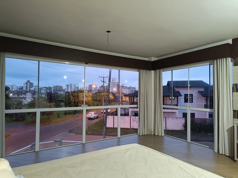 Mansão à venda com cinco suítes em Capão  da Canoa: 36ª foto da galeria de imagens do imóvel