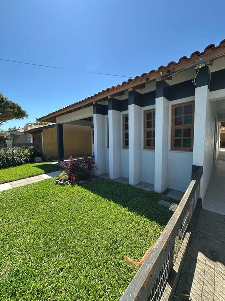 LINDA CASA LOCALIZADA NO CENTRO DE XANGRI-LÁ!: 1ª foto da galeria de imagens do imóvel