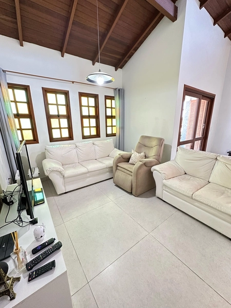 LINDA CASA LOCALIZADA NO CENTRO DE XANGRI-LÁ!: 13ª foto da galeria de imagens do imóvel