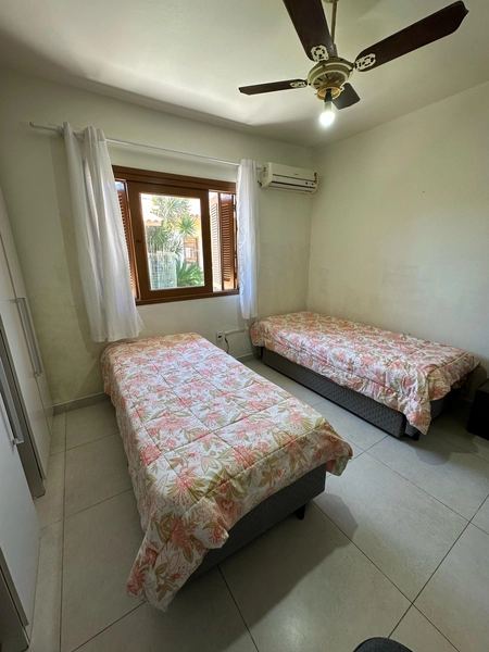 LINDA CASA LOCALIZADA NO CENTRO DE XANGRI-LÁ!: 10ª foto da galeria de imagens do imóvel
