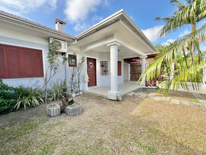 CASA  03 DORMITÓRIOS, UMA SUÍTE E PISCINA - BAIRRO ZONA NOVA: 2ª foto da galeria de imagens do imóvel