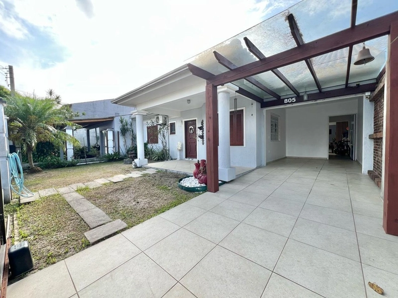 CASA  03 DORMITÓRIOS, UMA SUÍTE E PISCINA - BAIRRO ZONA NOVA: 3ª foto da galeria de imagens do imóvel