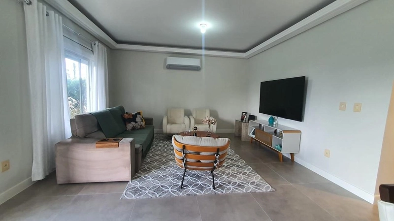 CASA DE TRÊS DORMITÓRIOS EM CAPÃO DA CANOA: 8ª foto da galeria de imagens do imóvel