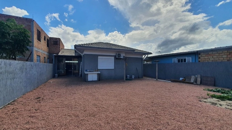 CASA DE TRÊS DORMITÓRIOS EM CAPÃO DA CANOA: 5ª foto da galeria de imagens do imóvel