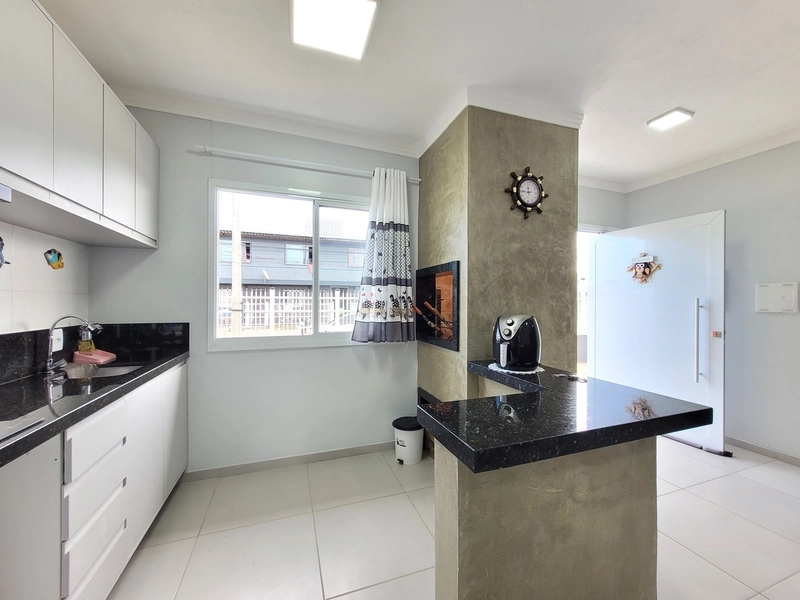 CASA NOVA LADO MAR NO JARDIM BEIRA MAR: 5ª foto da galeria de imagens do imóvel