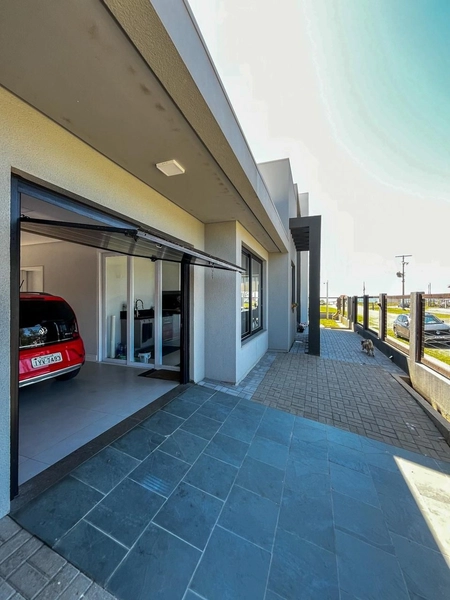 LINDA CASA DE ESQUINA EM XANGRI-LÁ: 7ª foto da galeria de imagens do imóvel