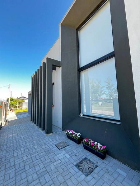 LINDA CASA DE ESQUINA EM XANGRI-LÁ: 5ª foto da galeria de imagens do imóvel