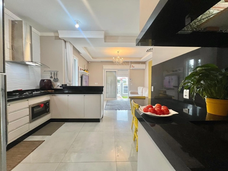 CASA DE ESQUINA: 6ª foto da galeria de imagens do imóvel