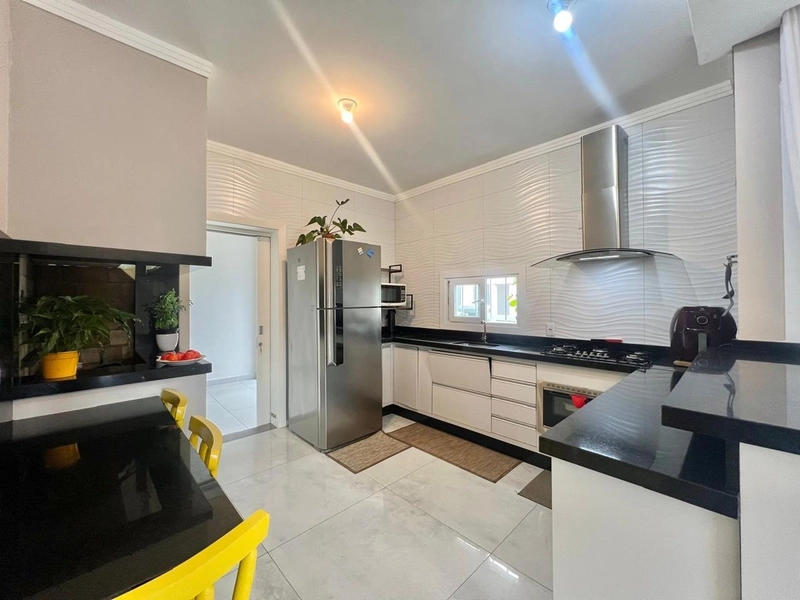 CASA DE ESQUINA: 5ª foto da galeria de imagens do imóvel