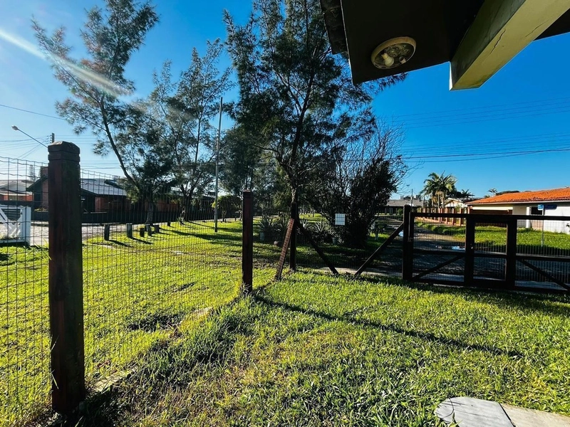 CASA DE ESQUINA COM ALAMEDA: 7ª foto da galeria de imagens do imóvel