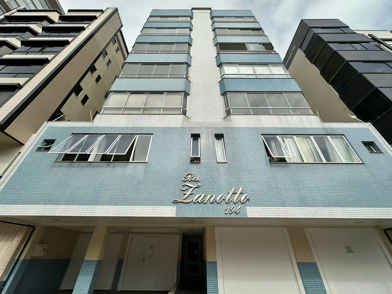 OPORTUNIDADE NO CENTRO PRÓXIMO AO MAR: 2ª foto da galeria de imagens do imóvel