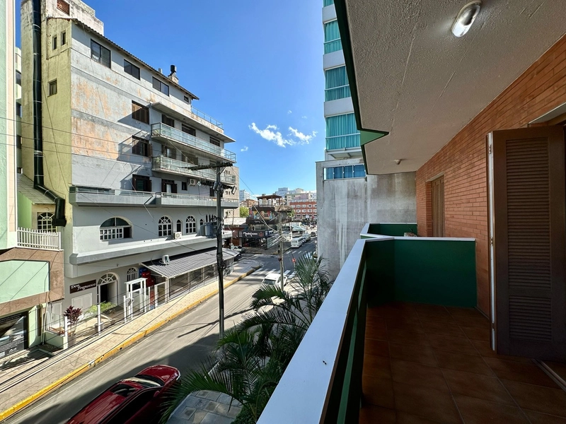 APARTAMENTO COM DUAS SACADAS DE FRENTE P MAR EM CAPÃO: 7ª foto da galeria de imagens do imóvel