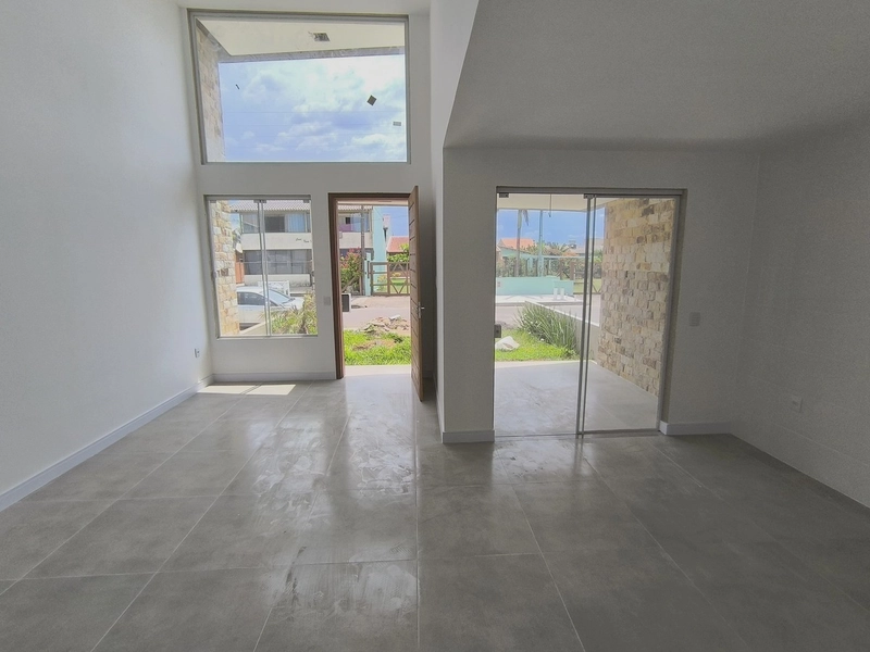 CASA EM CAPÃO DA CANOA COM VISTA ETERNA PARA O MAR: 2ª foto da galeria de imagens do imóvel