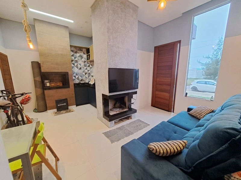 CASA EM BOM BAIRRO EM CAPÃO DA CANOA: 3ª foto da galeria de imagens do imóvel