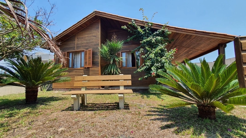 LINDA CASA PROXIMA DO MAR EM CAPÃO DA CANOA: 3ª foto da galeria de imagens do imóvel