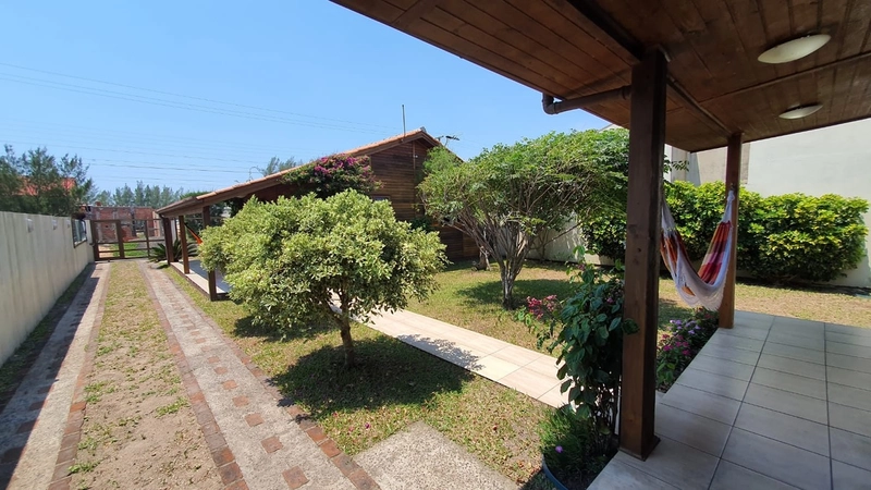 LINDA CASA PROXIMA DO MAR EM CAPÃO DA CANOA: 20ª foto da galeria de imagens do imóvel