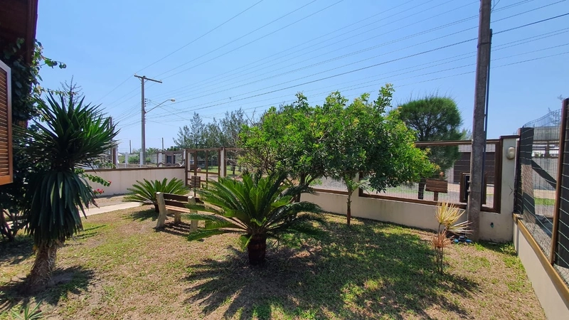 LINDA CASA PROXIMA DO MAR EM CAPÃO DA CANOA: 4ª foto da galeria de imagens do imóvel