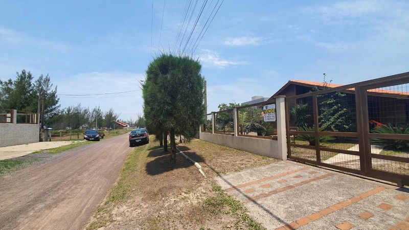 LINDA CASA PROXIMA DO MAR EM CAPÃO DA CANOA: 29ª foto da galeria de imagens do imóvel