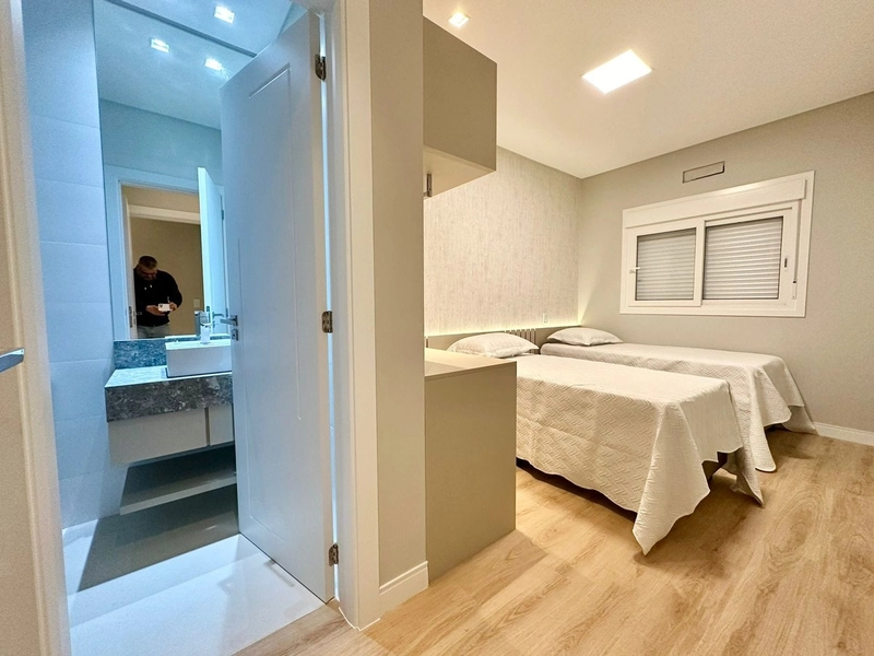 APARTAMENTO LINDO, DECORADO E COM LINDA VISTA EM CAPÃO DA CANOA: 20ª foto da galeria de imagens do imóvel