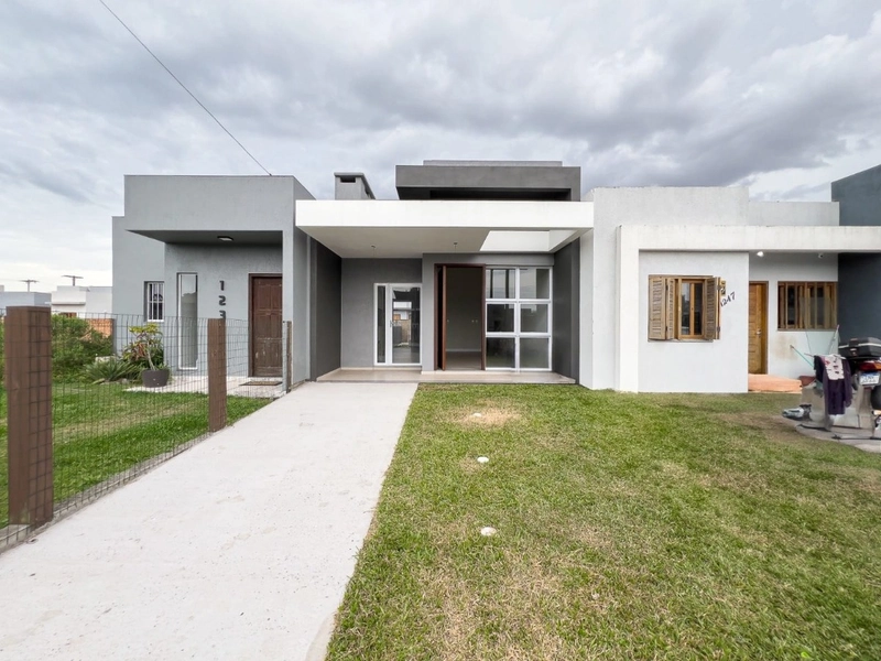 CASA LINDA DE BARBADA EM UM BOM BAIRRO EM CAPÃO DA CANOA: 1ª foto da galeria de imagens do imóvel