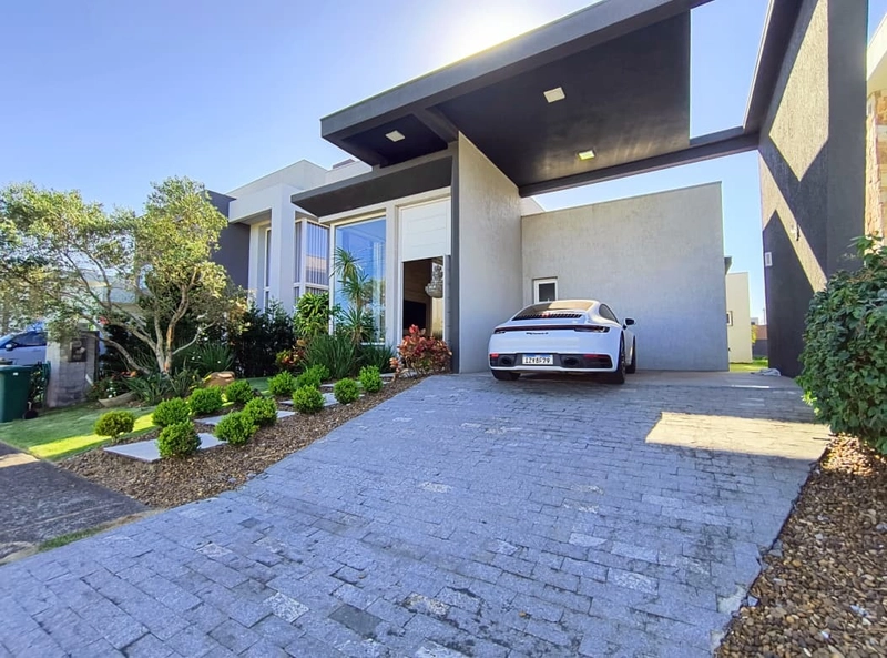 Oportunidade! Casa em um dos melhores condomínio do litoral norte: 2ª foto da galeria de imagens do imóvel