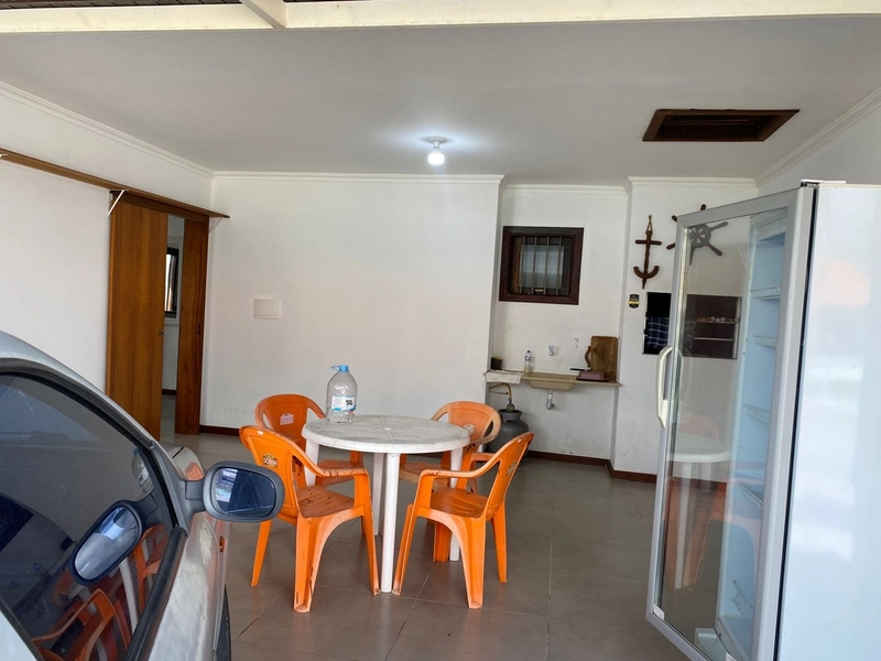 Casa ampla em terreno inteiro em bairro de Xangri-lá: 4ª foto da galeria de imagens do imóvel