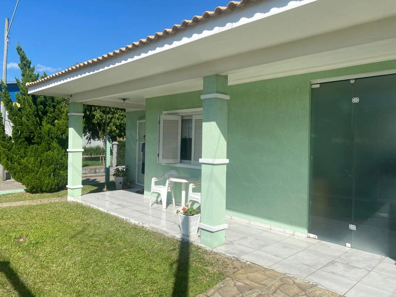 Casa com 4 dormitórios em xangri-lá: 1ª foto da galeria de imagens do imóvel