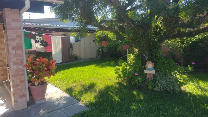 Casa de esquina a venda com 3 dormitórios em bairro de Xangri-lá: 3ª foto da galeria de imagens do imóvel