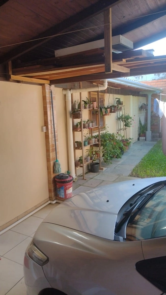 Casa de esquina a venda com 3 dormitórios em bairro de Xangri-lá: 2ª foto da galeria de imagens do imóvel