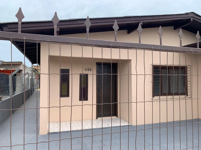 Casa com 4 dormitórios em bairro  de moradores de Capão da Canoa!: 3ª foto da galeria de imagens do imóvel