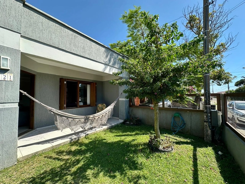 Casa com 3 dormitórios no centro de Xangri-lá: 3ª foto da galeria de imagens do imóvel