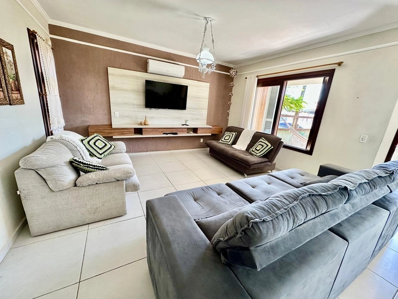 Casa com 3 dormitórios no centro de Xangri-lá: 12ª foto da galeria de imagens do imóvel