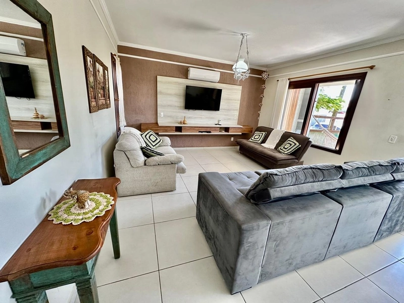 Casa com 3 dormitórios no centro de Xangri-lá: 5ª foto da galeria de imagens do imóvel