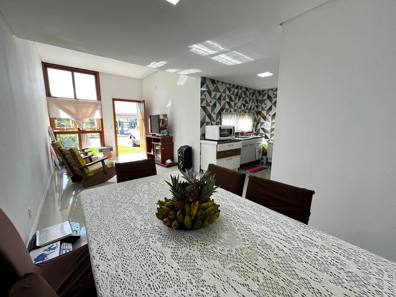 Casa com 3 dormitórios no centro de Xangri-lá: 3ª foto da galeria de imagens do imóvel